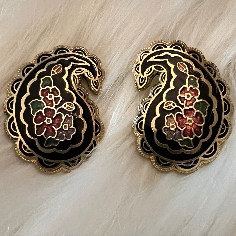 Elegant Vintage Cloisonné Black and Gold Paisley Floral Earrings - Picture 2 of 7
